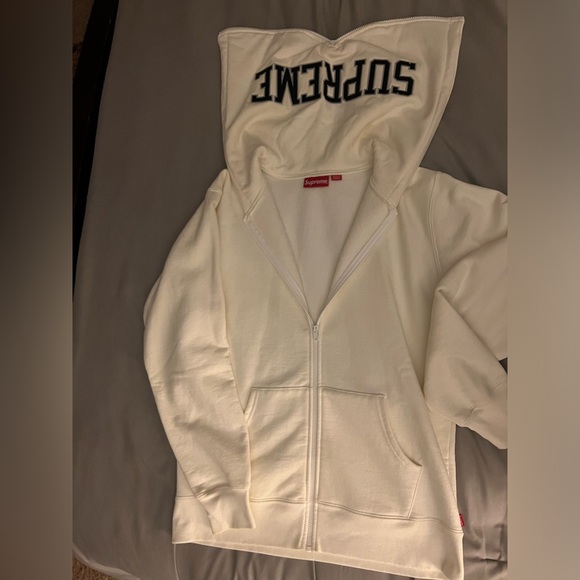 Limited Edition Supreme Zipped Hoodie - Picture 3 of 9